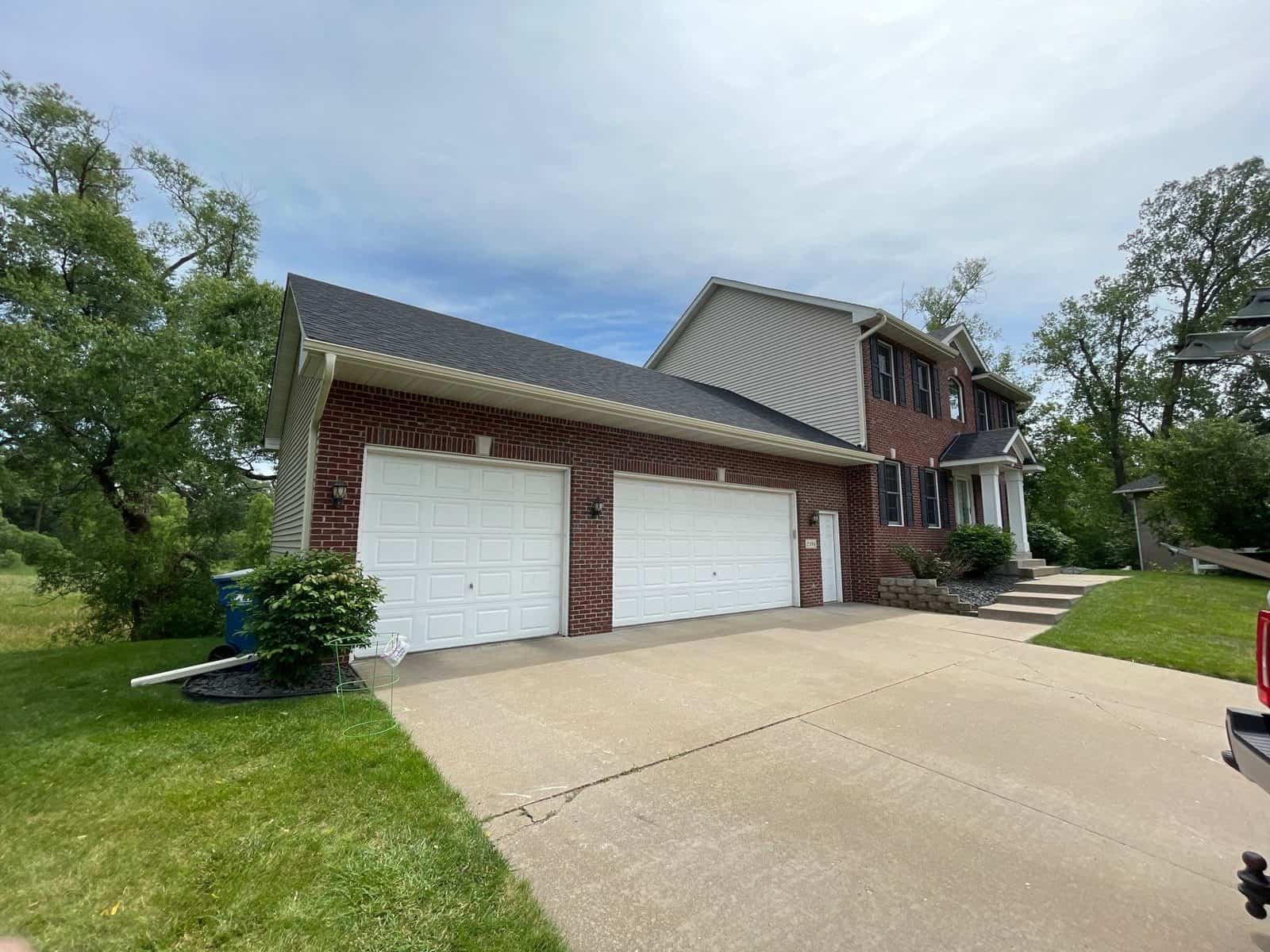 Completed exterior project in Maplewood, MN by First Impressions Exteriors