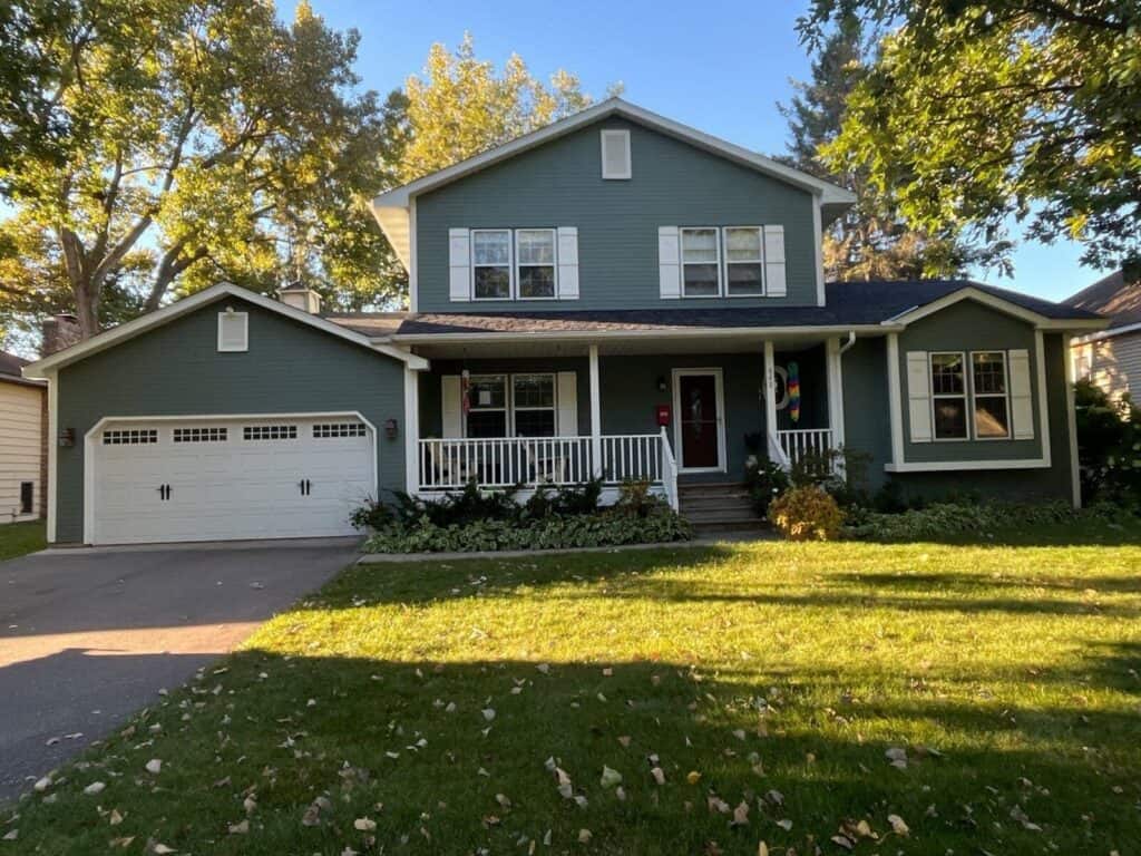 Little Canada, MN home with a new Owens Corning Duration roof in Black Sable