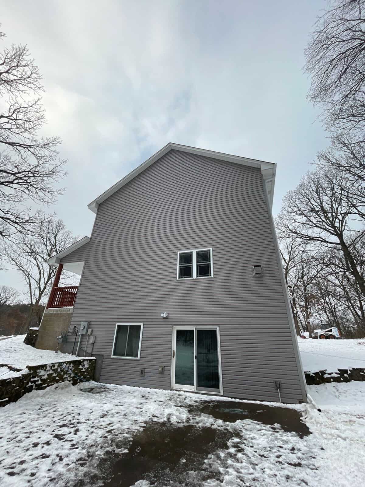 Oak Grove, MN home before its roof and siding replacement