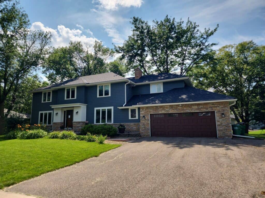 Golden Valley, MN home with a new Owens Corning Duration roof in Onyx Black