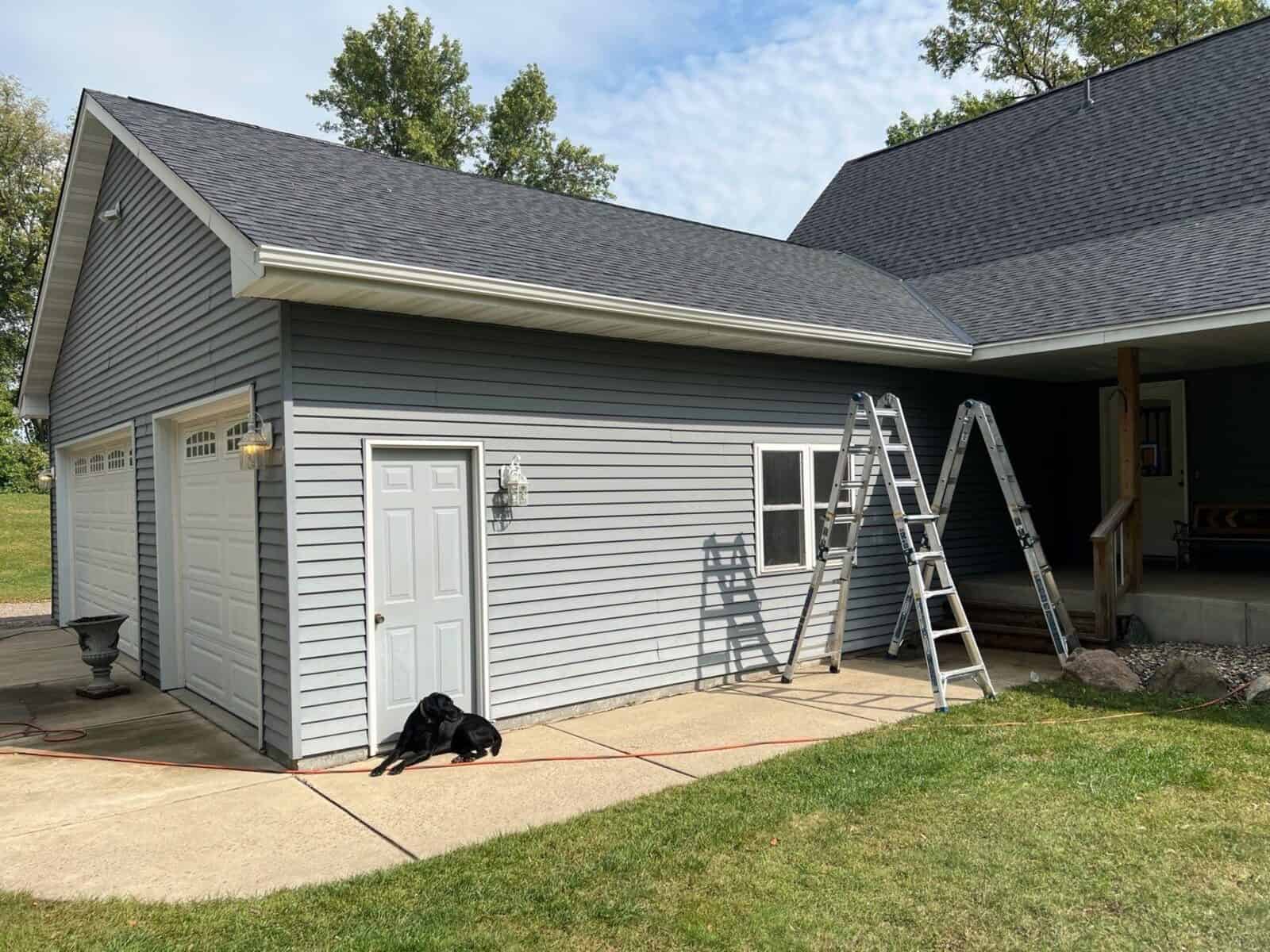 Garage side of an Annandale, MN home with its new roof