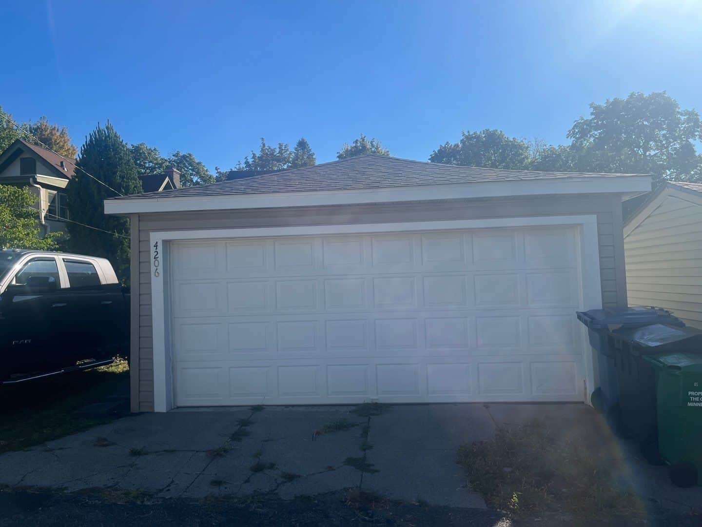 Garage of a Minneapolis, MN home with a new Peppercorn roof