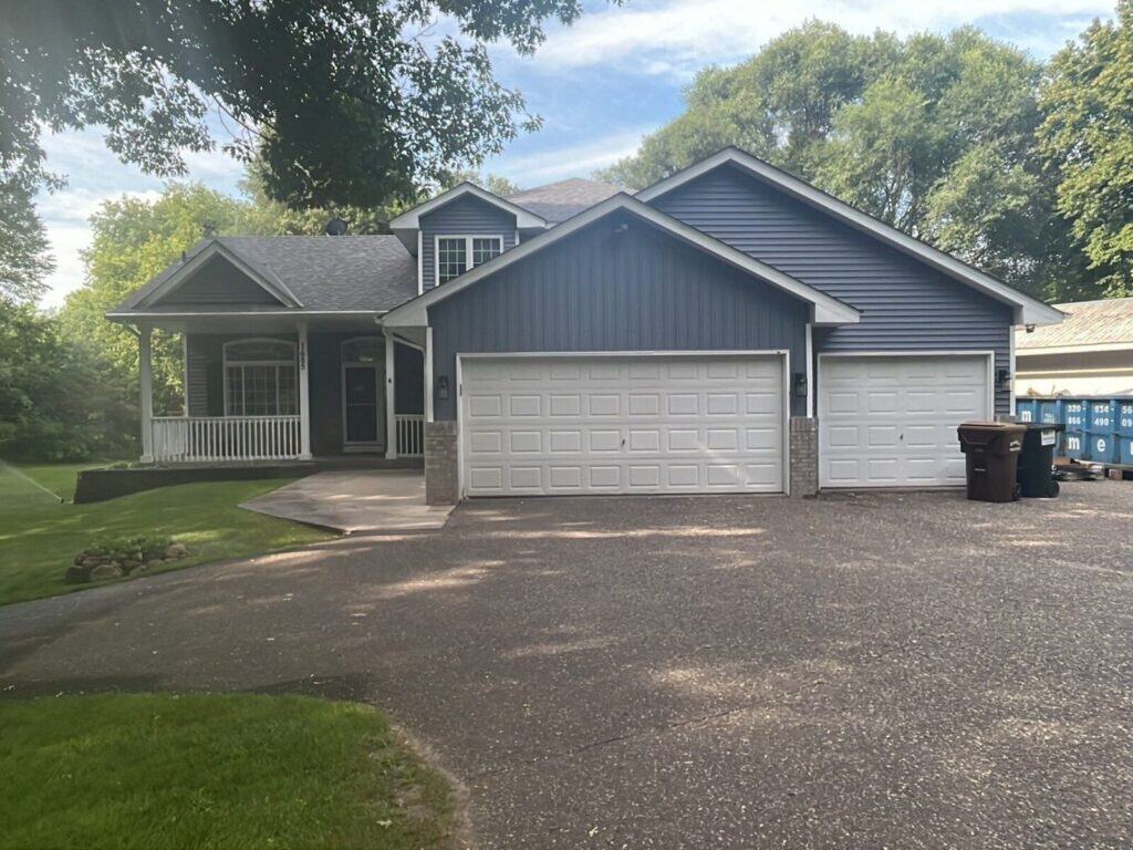 Annandale, MN home with new CertainTeed Restoration Classic siding in Flagstone