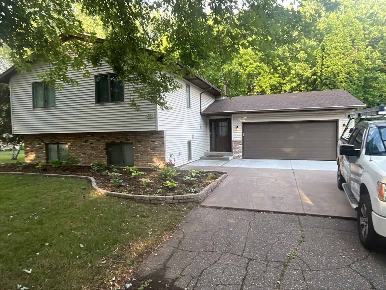 Little Canada, MN home from the street before its roof replacement